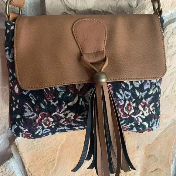 Kanvas Katha Crossbody Multicolored Bag - Picture 1 of 7